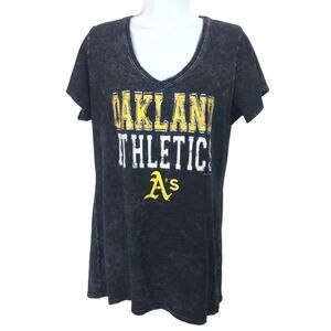 Oakland A’s Baseball Black V Neck Tee Sz L